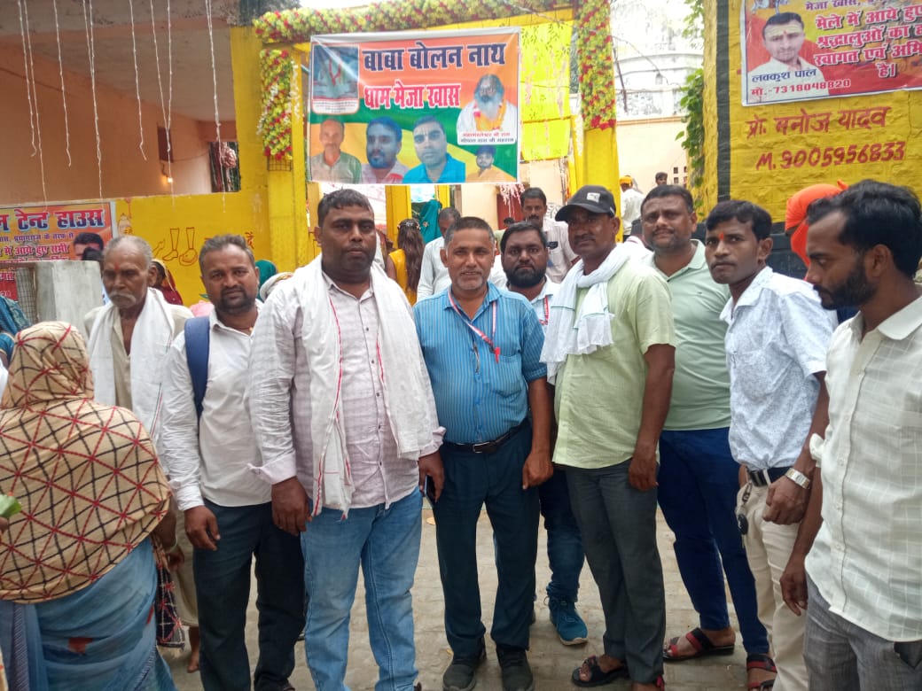 प्रयागराज जनपद के मेजा तहसील के अंतर्गत, बोलन नाथ धाम मेजा मेला में LIUके इंस्पेक्टर फैजान खान तथा मो0हुसैन, बीसों हजार भीड़ के देख
